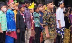 pakaian-adat-sekolah seragam adat rembang