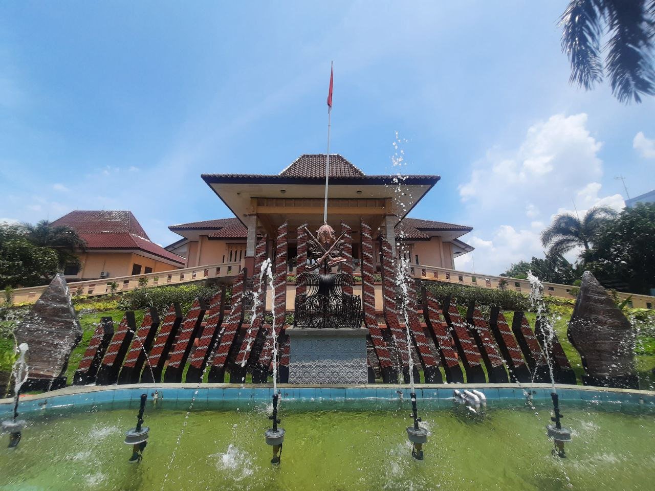 Foto: Gedung DPRD Kab Pati (Sumber: Mitrapost.com) Foto: Gedung DPRD Kab Pati (Sumber: Mitrapost.com)