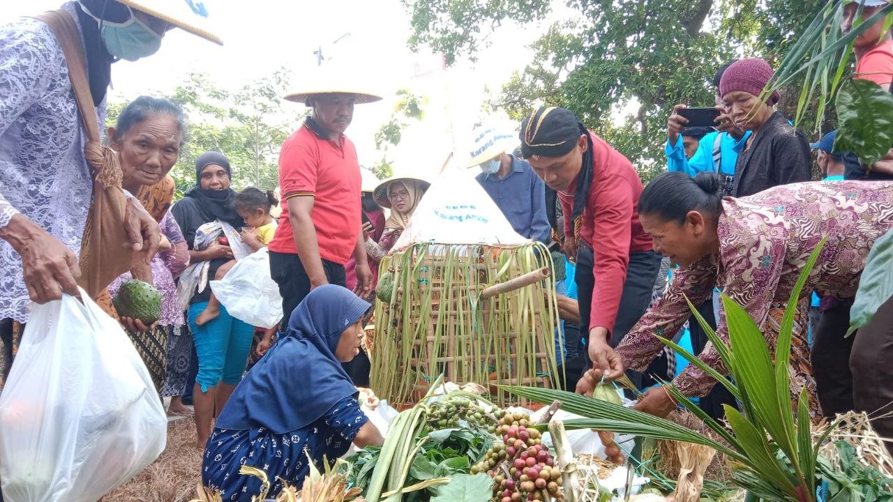 Kerukunan Umat Beragama dalam Acara Sedekah Bumi Warga Jrahi Gunungwungkal 