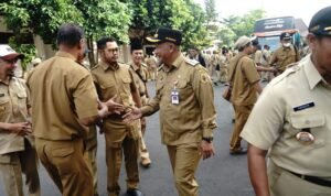 Pj Bupati Pati Apresiasi Kades dan Perangkat Desa untuk Penuhi Undangan Sarasehan Gubernur Pj Bupati Pati Apresiasi Kades dan Perangkat Desa untuk Penuhi Undangan Sarasehan Gubernur