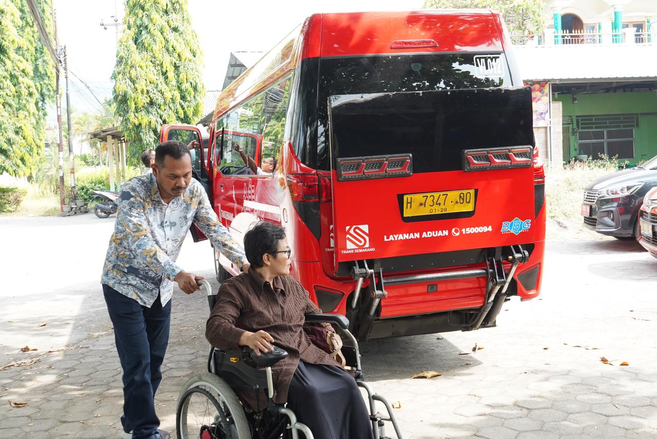 Armada Microbus Khusus Disabilitas Hadir untuk Rute Undip-Unnes