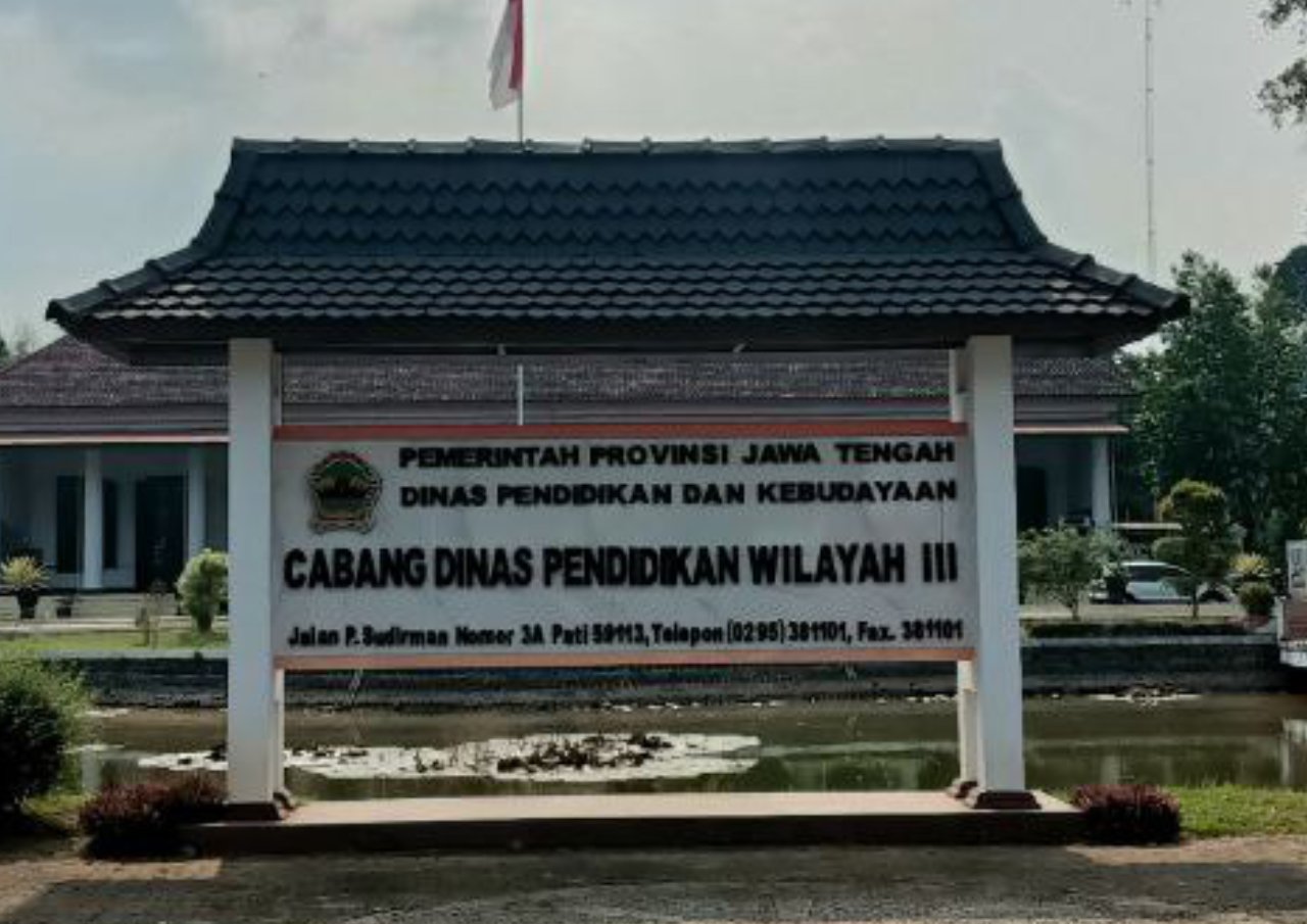 Foto : Kasubag Tata Usaha Cabang Dinas Pendidikan Wilayah 3, Haryanto (Sumber : Mitrapost.com / Putriasia)