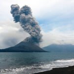 Foto: Ilustrasi Gunung Anak Krakatu (Sumber: iStock) Foto: Ilustrasi Gunung Anak Krakatu (Sumber: iStock)