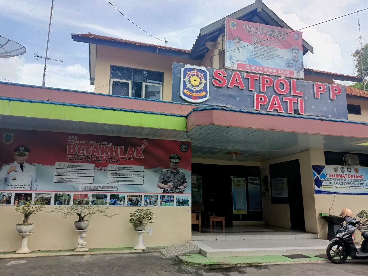 Foto : Gedung Satpol PP Kabupaten Pati (Sumber : Mitrapost.com / Putri Asia)
