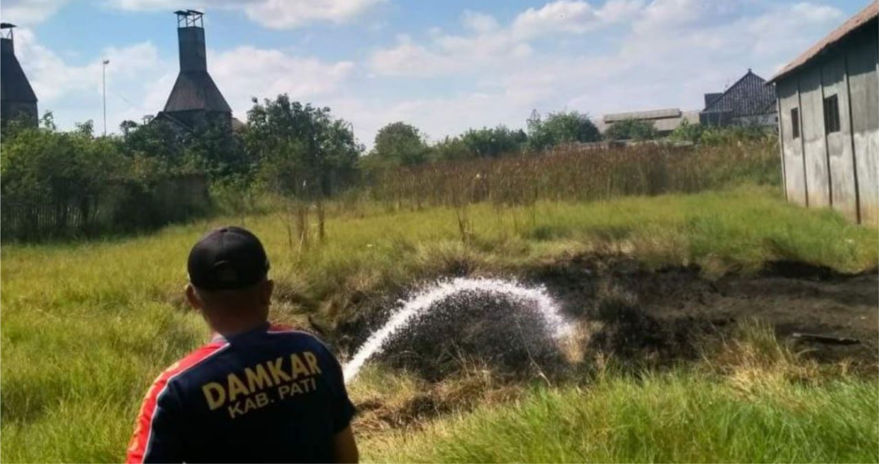 Lahan Kosong Dekat Permukiman Warga Desa Growong Kidul Kebakaran Lahan Kosong Dekat Permukiman Warga Desa Growong Kidul Kebakaran