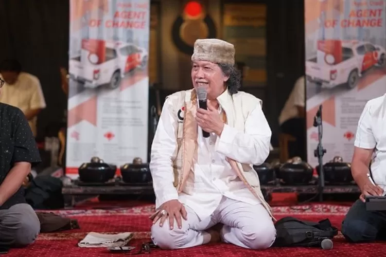 Foto: Emha Ainun Nadjib atau Cak Nun (Sumber: istimewa)