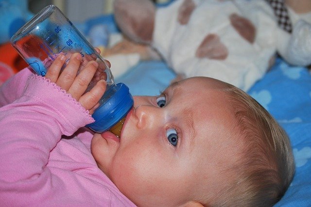 Bayi di Bawah 6 Bulan Tak Dianjurkan Diberi Minum Air, Ini Alasannya/pixabay