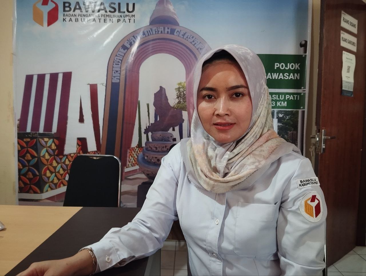 Foto:Ayu Dwi Lestari, Koordinator Pencegahan, Parmas, dan humas Bawaslu Pati (Sumber: Anwar/Mitrapost) 