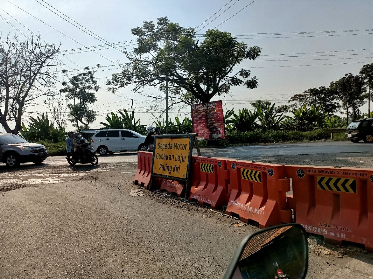 Foto : Simpang tiga sampang yang sering rawan kecelakaan (Sumber : Mitrapost.com/Putri Asia)