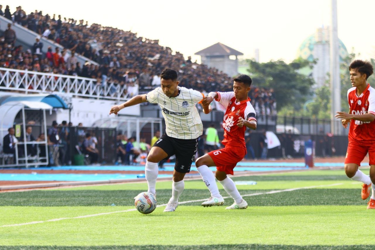 Foto : Suasana pertandingan persahabatan Persipa Pati vs Persijap Jepara di Stadion Joyokusumo Pati Minggu, (16/7/2023). Foto : Suasana pertandingan persahabatan Persipa Pati vs Persijap Jepara di Stadion Joyokusumo Pati Minggu, (16/7/2023).