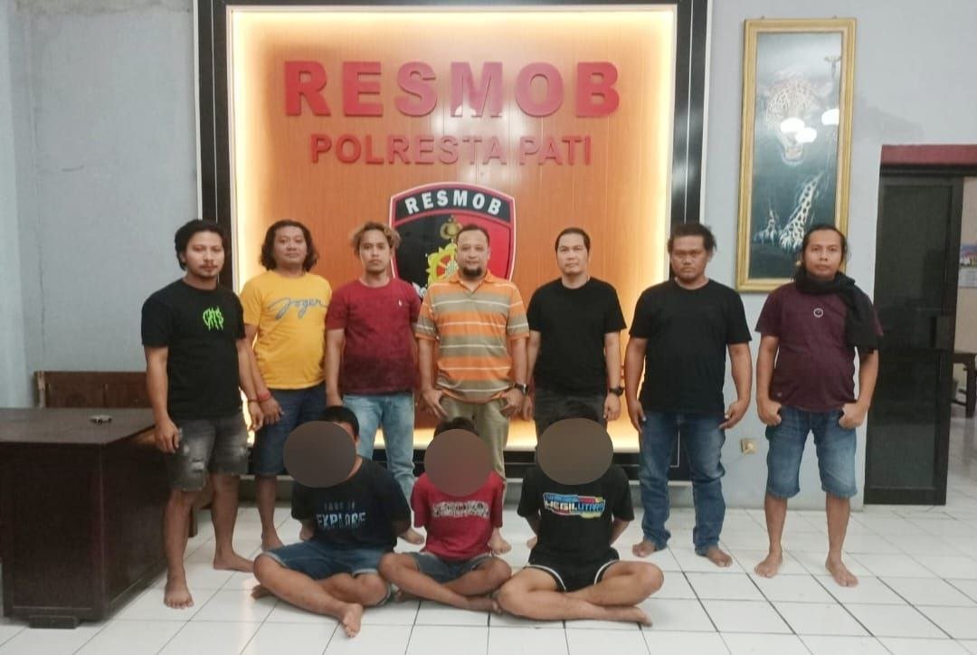 Foto: Polisi Tangkap 3 Pelaku Pembacokan di Sukolilo (Sumber: M Kafi/Mitrapost)