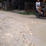 Foto : Ilustrasi jalan rusak di Pati (Sumber : mitrapost.com/ Anang SY)