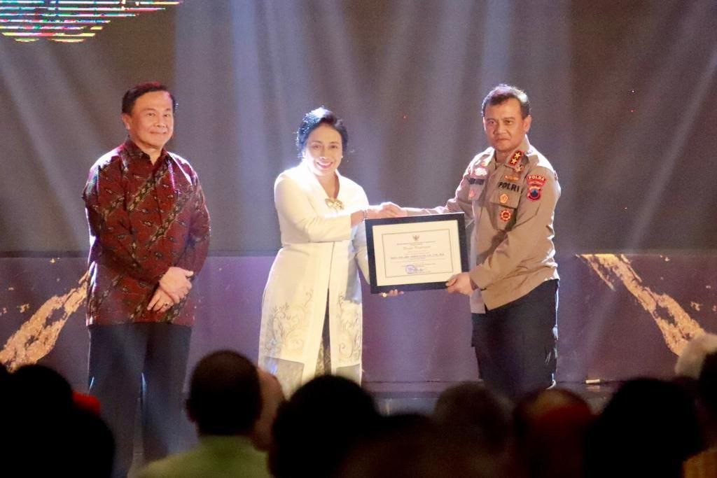 Foto: Polda Jateng Raih Penghargaan dari Menteri PPPA (Sumber: istimewa)