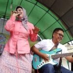 Foto : Paguyuban seniman dangdut lawas Pati saat galang dana bantuan banjir (Sumber : istimewa) Foto : Paguyuban seniman dangdut lawas Pati saat galang dana bantuan banjir (Sumber : istimewa)