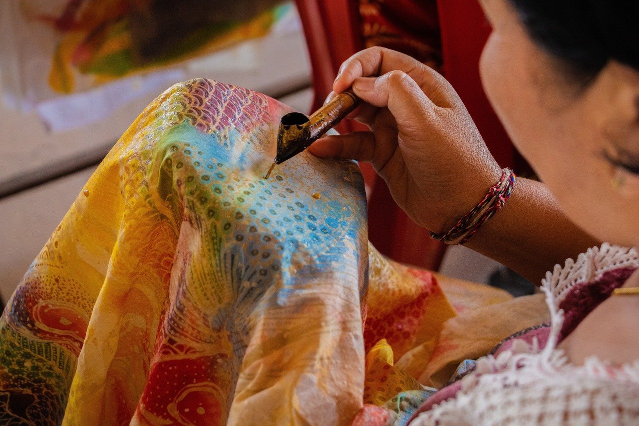 Foto: Ilustrasi pembuatan batik (Sumber: pixabay)