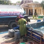 Foto : Ilustrasi penyaluran bantuan air bersih di Kabupaten Pati (Sumber : Dokumen PMI Pati)