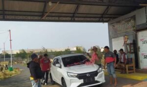 Foto : Relawan Lajinah saat mendapatkan satu unit mobil (Sumber : Istimewa )