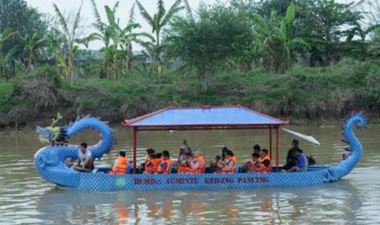 Foto : Wisata susur sungai silugonggo Juwana (Sumber : Istimewa )