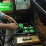 Foto : Pembuatan bikang pandan di Pati (Sumber : Mitrapost / Putri Asia) Foto : Pembuatan bikang pandan di Pati (Sumber : Mitrapost / Putri Asia)
