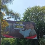 Foto : Baliho duet Prabowo -Gibran didepan SMA Negeri 1 Pati atau Jalan Raya Pati-Kudus (Sumber : Putri Asia / Mitrapost )