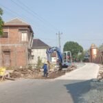Foto : Jalan Cengkalsewu-Kasiyan yang sedang dilakukan perbaikan dengan sistem rabat beton (Sumber : mitrapost.com/ Istimewa)