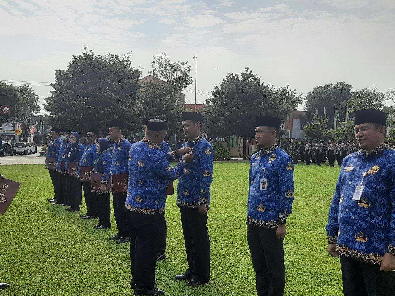Foto: situasi upacara peringatan HUT Korpri ke 52 tahun 2023 di Alun-Alun Simpang Lima Pati (Kafi/mitrapost.com)