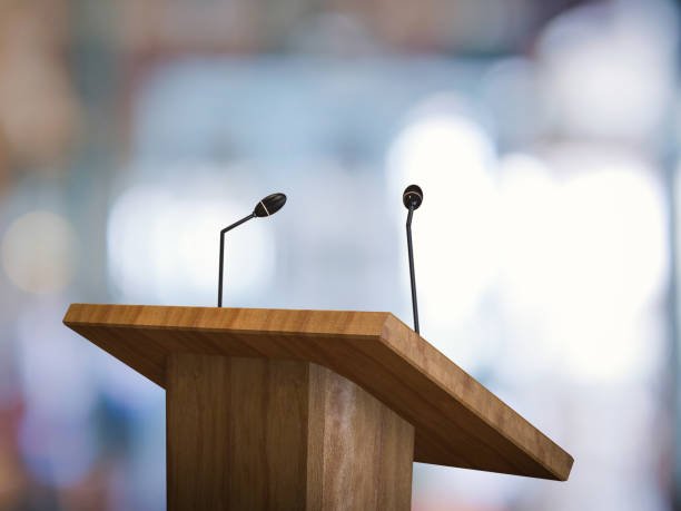 Foto: Ilustrasi mimbar debat (Sumber: istock)