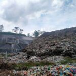 Foto : ilustrasi TPA sampah di Sukoharjo Kecamatan Margorejo (Sumber : Mitrapost.com)