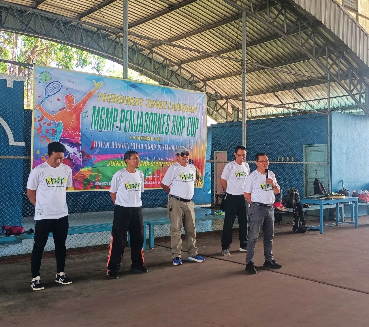 Foto : Pembukaan turnamen tenis lapangan yang digelar oleh MGMP Penjasorkes SMP/MTs Kabupaten Pati (Sumber : Putri Asia / Mitrapost.com)