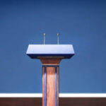 Foto: Ilustrasi podium debat (Sumber: istock)