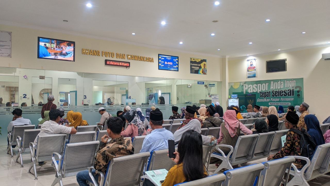 Foto : Layanan pembuatan Imigrasi di Kanim Kelas 1 Non TPI Pati (Sumber : mitrapost.com/ Asy)