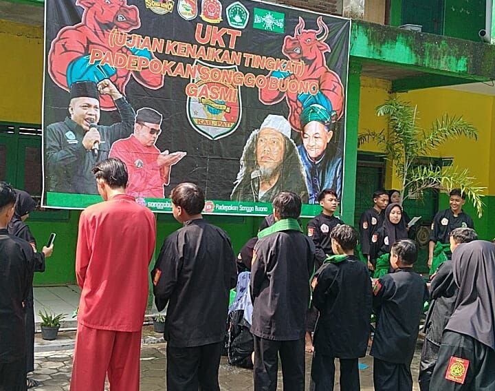 Foto : Suasana Ujian Kenaikan Tingkat Songgo Buono Gasmi Pagar Nusa (Sumber : Dok. Pengasuh Padepokan Songgo Buono Gasmi, Ki Joko Buono)