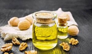 Tips Gunakan Minyak Kemiri Agar Beri Manfaat Maksimal pada Rambut