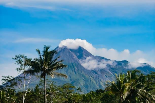 Foto: Gunung Merapi (Sumber: istock)