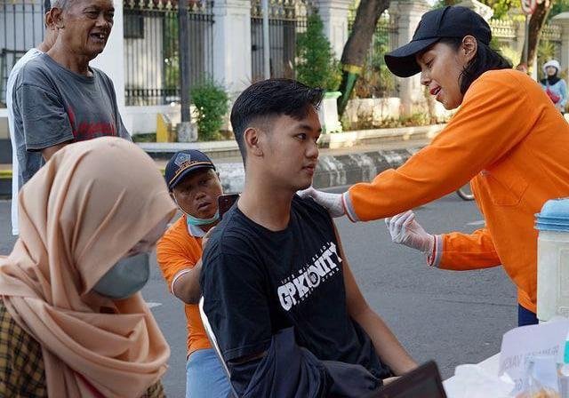 Foto :  Aktivitas saat vaksin covid-19 (Sumber : Dinkes Pati / Mitrapost.com)