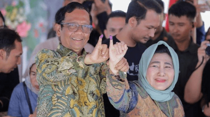 Mahfud MD dan Zaizatun Nihayati