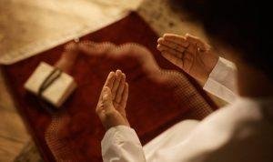 Niat dan Doa Sholat Hajat Beserta Tata Cara Pelaksanaanya