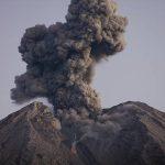 Foto: Ilustrasi semburan abu vulkanik (Sumber: istock)