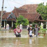 Foto : Warga Desa Jepuro Kecamatan Juwana Tergenang Banjir (Dok. Mitrapost.com/Istimewa)