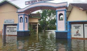Foto : Kondisi SDN Tondomulyo Kecamatan Jakenan Terendam Banjir (Dok. Mitrapost.com/Ilham)