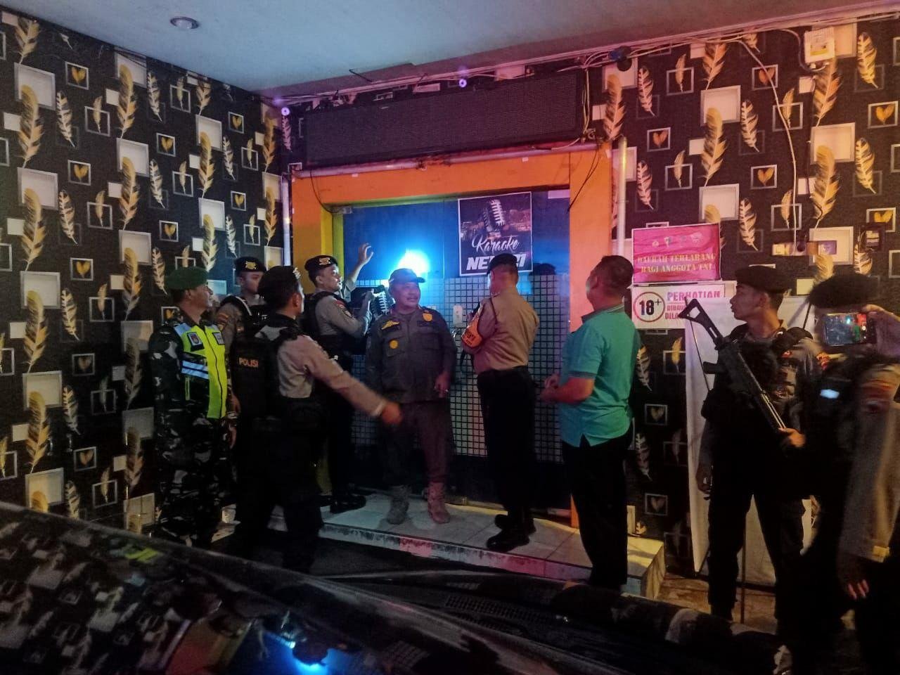 Foto : Gelar Razia Satpol PP Kabupaten Pati (Dok. Mitrapost.com/Istimewa) Foto : Gelar Razia Satpol PP Kabupaten Pati (Dok. Mitrapost.com/Istimewa)