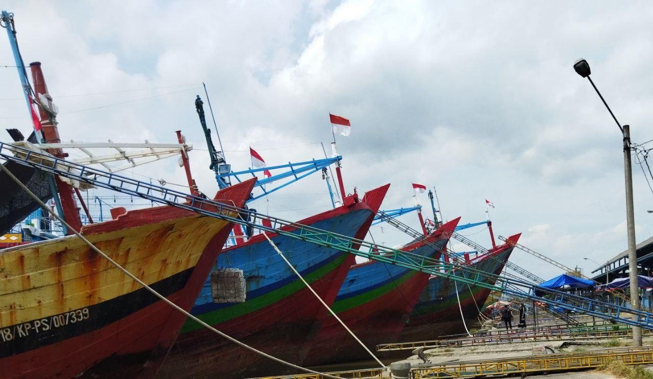 Foto : Kapal-kapal nelayan di TPI Juwana (Dok. Mitrapost.com/Ilham)