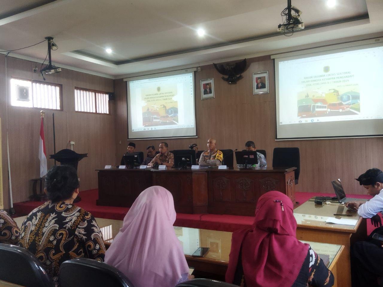 Foto : Rapat Persiapan Jelang Hari Raya Idulfitri 2024 di Ruang Penjawi (Dok. Mitrapost.com/Ilham)
