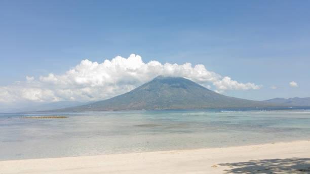 Foto: Gunung Ile Lewotolok (Sumber: istock) Foto: Gunung Ile Lewotolok (Sumber: istock)