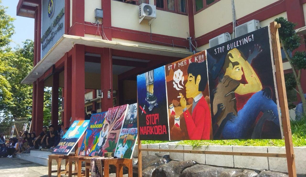 Foto : Karya Poster Peserta didik di SMA N1 Jakenan. (Sumber. Mitrapost.com/Ilham)