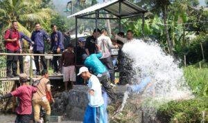 Foto: Bantuan pompa air (Sumber: jatengprov)