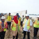Foto: peninjauan proyek di Tambaklorok (Sumber: pemkot semarang)