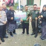 Foto : Penyerahan secara Simbolis kepada kelompok tani di Kabupaten Pati yang menerima bantuan Alsintan, Kamis (06/06/2024), di BPP Kecamatan Pati. (Sumber. Mitrapost.com/Ilham)