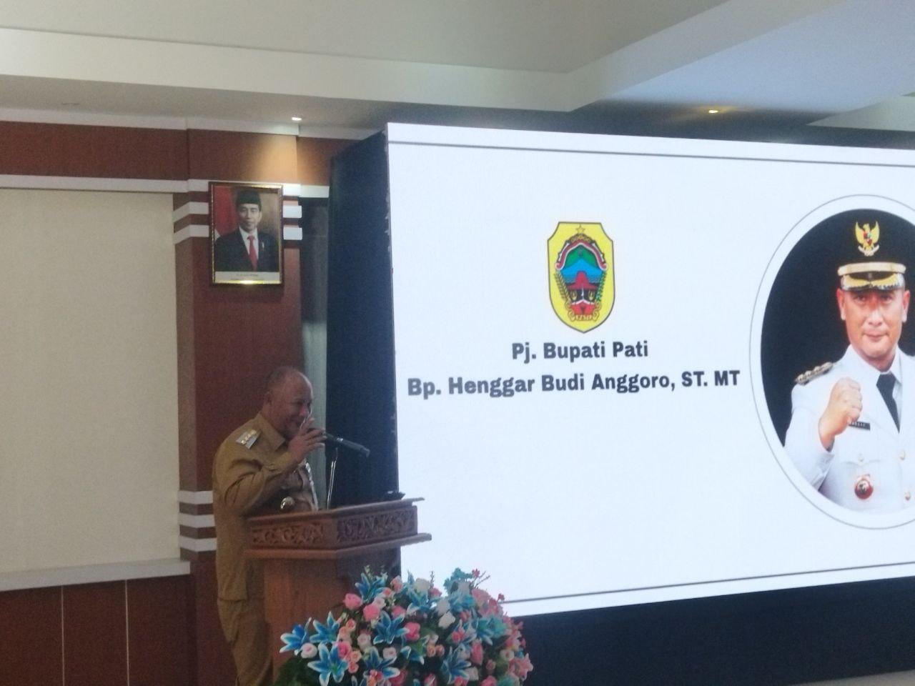 Foto : PJ Bupati Pati, Henggar Budi Anggoro saat melakukan Sambutan di RSUD RAA Soewondo, Senin (10/06/2024)