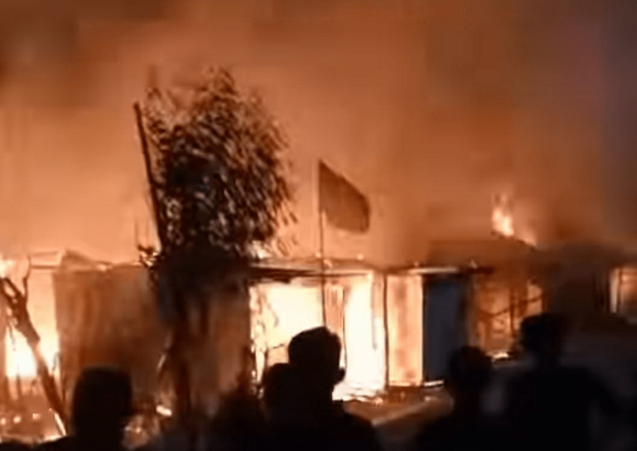 Empat rumah dan musala ludes terbakar